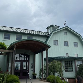 Fox Run Vineyards - Outside just b4 rain - Wineries Near Me - Penn Yan, New York Fox Run Vineyards - Outside just b4 rain - Wineries Near Me - Penn Yan, New York