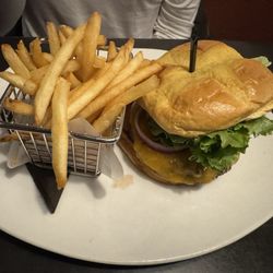 110 Grill - Cheeseburger and fries