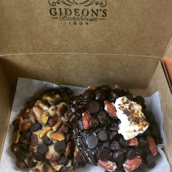Gideon's Bakehouse - Pistachio toffee nut and limited edition summer cookie Rocky Road - Bakeries Near Me - Orlando, Florida Gideon's Bakehouse - Pistachio toffee nut and limited edition summer cookie Rocky Road - Bakeries Near Me - Orlando, Florida