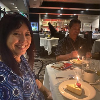 Morton's The Steakhouse - Complimentary cheesecake for birthday people - Steakhouses Near Me - Honolulu, Hawaii Morton's The Steakhouse - Complimentary cheesecake for birthday people - Steakhouses Near Me - Honolulu, Hawaii