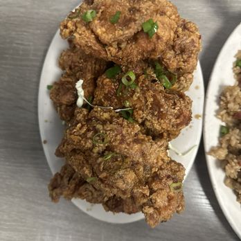 Side Street Inn - Garlic chicken - Sports Bars Near Me - Honolulu, Hawaii Side Street Inn - Garlic chicken - Sports Bars Near Me - Honolulu, Hawaii