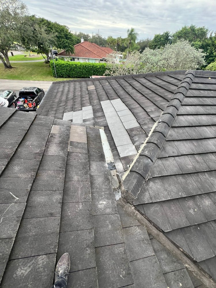 Slide of La Fe Roofing