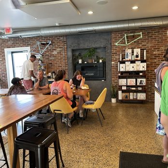 Gravel and Grind - Main seating area - Coffee & Tea Near Me - Frederick, Maryland