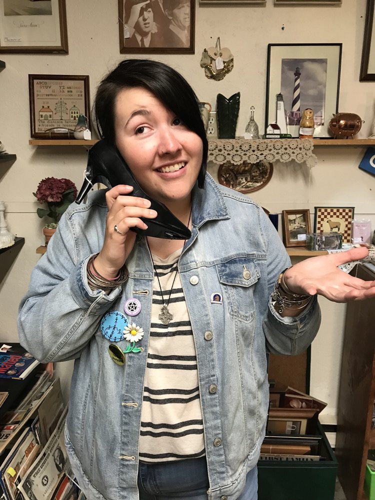 CHARLTON ANTIQUES AND FLEA MARKET Updated September 2024 26 Trolley