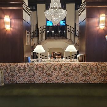 Holston House - Lobby - Hotels Near Me - Nashville, Tennessee Holston House - Lobby - Hotels Near Me - Nashville, Tennessee