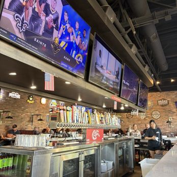 Parry's Pizzeria & Taphouse - Inside bar - Pizza Near Me - Avondale, Arizona Parry's Pizzeria & Taphouse - Inside bar - Pizza Near Me - Avondale, Arizona
