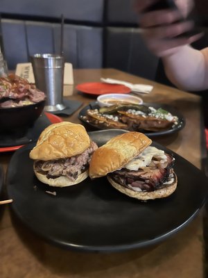 The Smokin' Oak Barbeque Restaurant, Bar & Catering by null