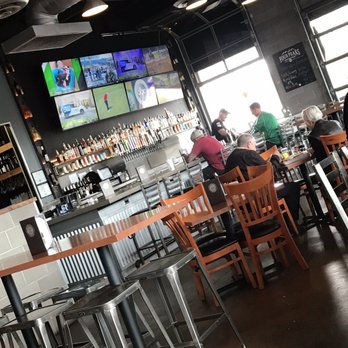 Union Grill & Tap - Bar section with plently of TVs - Gastropubs Near Me - Gilbert, Arizona