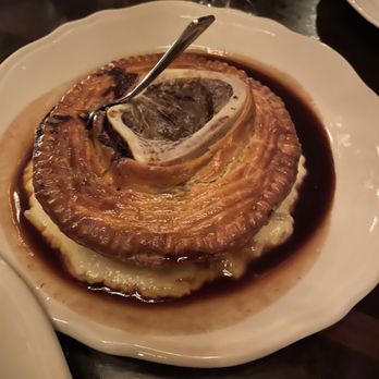 Gilt Bar - Beef Cheek Pot Pie - New American Near Me - Chicago, Illinois