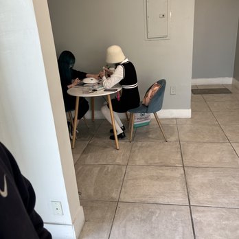 Cha Express - Workers that would rather socialize and do nails then help take or make orders - Bubble Tea Near Me - Alhambra, California