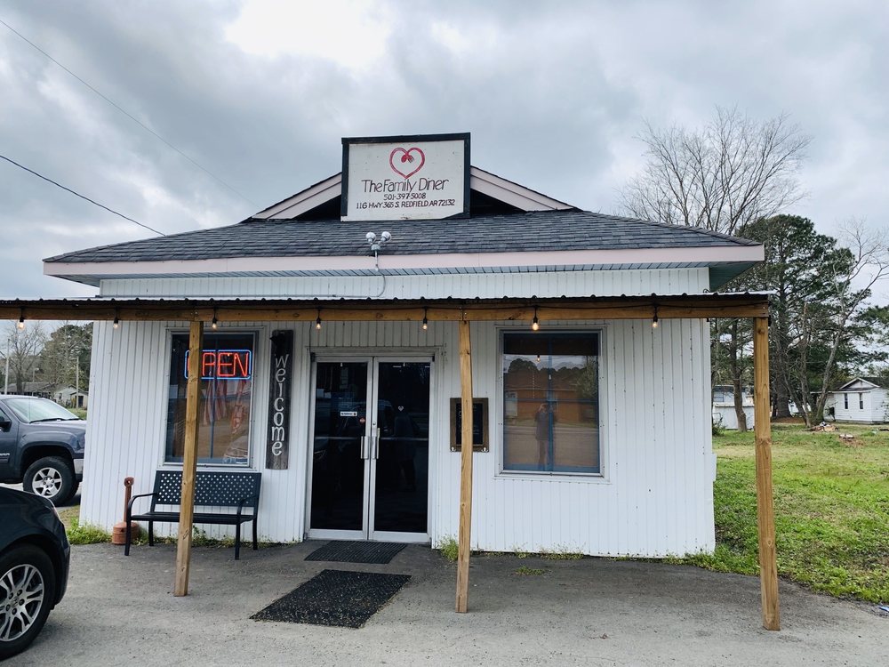 The Family Diner Logo