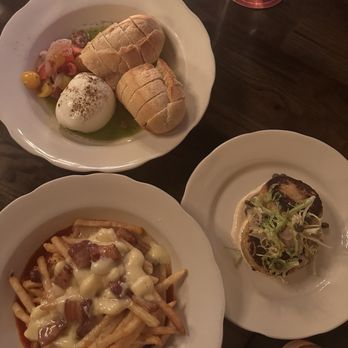 Planter's House - Pork belly poutine, crab cakes, burrata - Cocktail Bars Near Me - Saint Louis, Missouri