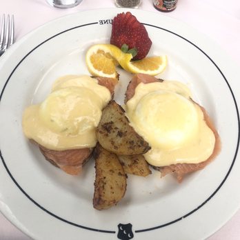 Tre Lune - Salmon Benedict - Italian Near Me - Montecito, California Tre Lune - Salmon Benedict - Italian Near Me - Montecito, California