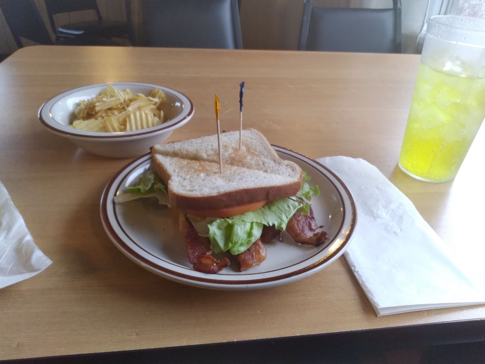 Food from Ken's M60 Grill