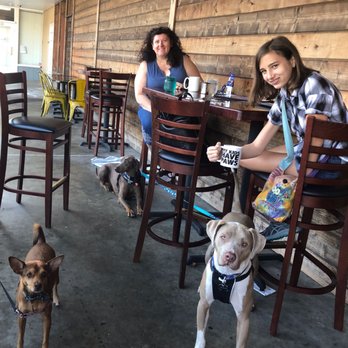 The Pan - Dog friendly patio. Wait staff was awesome. We got there early and we were we'll attended by the staff. - Pizza Near Me - Long Beach, California The Pan - Dog friendly patio. Wait staff was awesome. We got there early and we were we'll attended by the staff. - Pizza Near Me - Long Beach, California