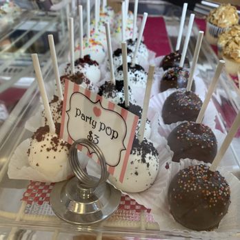C'est Si Bon Bakery - Bakeries Near Me - San Jose, California