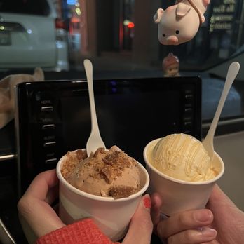 à la minute - Brown butter and honey lemon - Ice Cream & Frozen Yogurt Near Me - Redlands, California à la minute - Brown butter and honey lemon - Ice Cream & Frozen Yogurt Near Me - Redlands, California