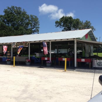 Guthrie Farm - a car parked in front of a store - Farmers Market Near Me - Newport, North Carolina Guthrie Farm - a car parked in front of a store - Farmers Market Near Me - Newport, North Carolina