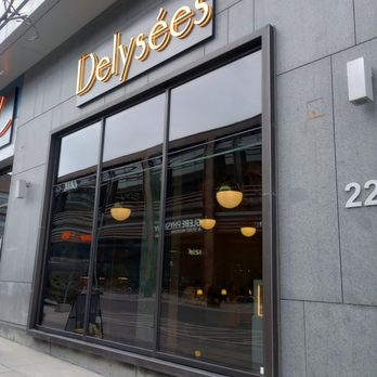 Delysées - Front of the restaurant - Desserts Near Me - Ottawa, Ontario Delysées - Front of the restaurant - Desserts Near Me - Ottawa, Ontario