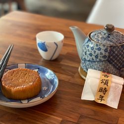 BUND 39 - Enjoy an original mooncake from Shanghai and pair it with an authentic chinese tea here at BUND 39!