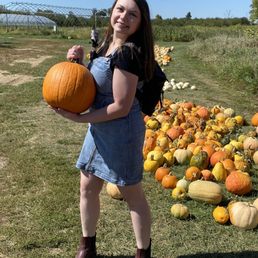 Picking my pumpkins to decorate my porch! Great prices! Picking my pumpkins to decorate my porch! Great prices!