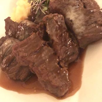 Wine Cellar Restaurant - Beef (braised??) and mashed potatoes - New American Near Me - Los Gatos, California Wine Cellar Restaurant - Beef (braised??) and mashed potatoes - New American Near Me - Los Gatos, California