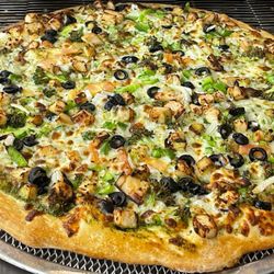 Spice And Slice - Chicken on green pizza