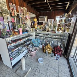 Botanica Ochosi - Inside
