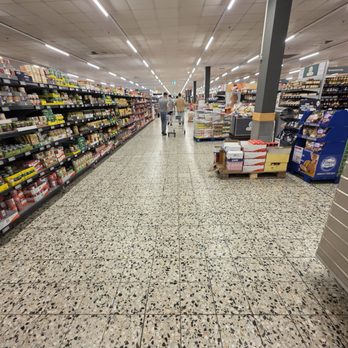Globus - Best place in this really huge... - Grocery Near Me - Hattersheim, HE