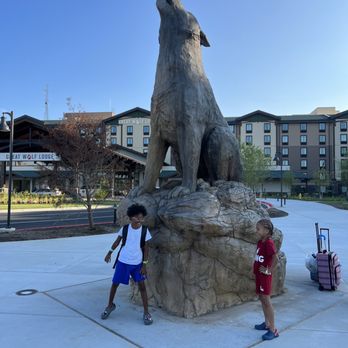 Great Wolf Lodge - GWL entrance - Water Parks Near Me - Perryville, Maryland
