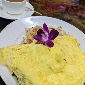 Guieb Cafe - Garden Omelette with hash browns - New American Near Me - Aiea, Hawaii
