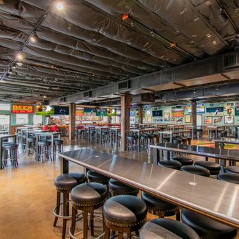 Little Woodrow's Tomball - Comfortable seating to cheer on your favorite teams - Sports Bars Near Me - Tomball, Texas Little Woodrow's Tomball - Comfortable seating to cheer on your favorite teams - Sports Bars Near Me - Tomball, Texas