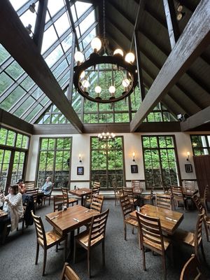 Multnomah Falls Lodge by null