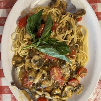 Rosa's Squeeze Inn - Italian Near Me - Millersburg, Michigan Rosa's Squeeze Inn - Italian Near Me - Millersburg, Michigan