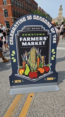 Des Moines' Downtown Farmers’ Market by null