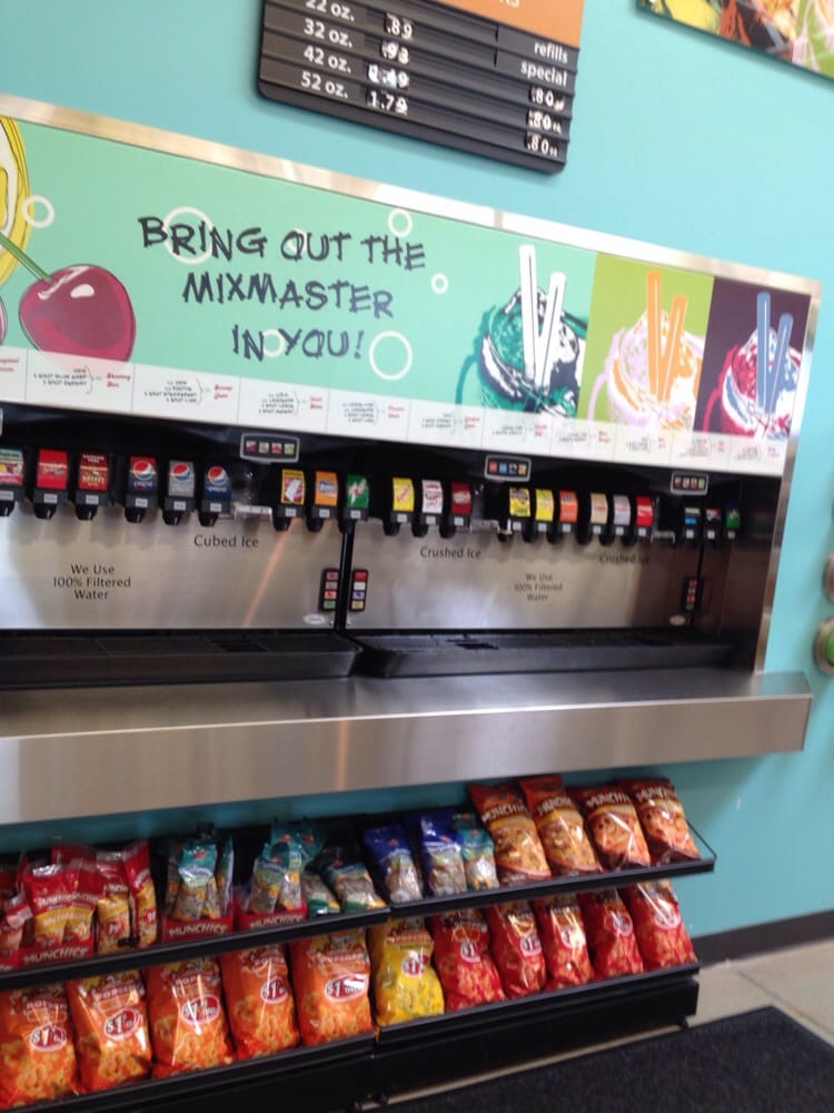 HYVEE GAS Updated March 2024 3700 University Ave, Waterloo, Iowa