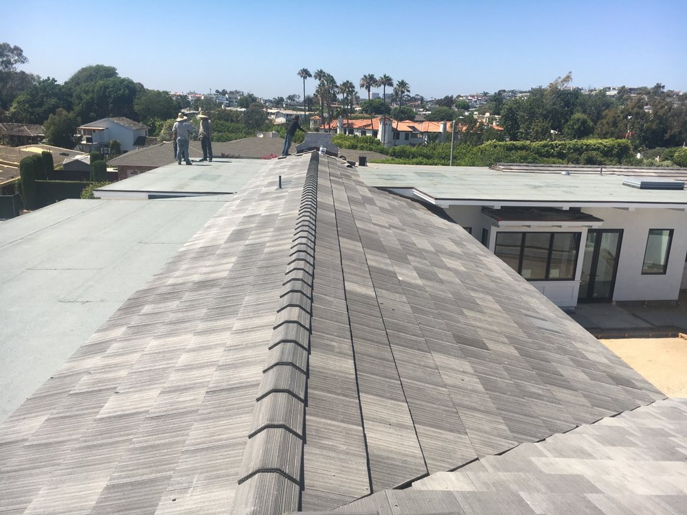 Slide of Lemus Roofing