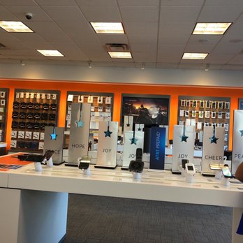AT&T Store - Mobile Phones Near Me - Palmdale, California AT&T Store - Mobile Phones Near Me - Palmdale, California