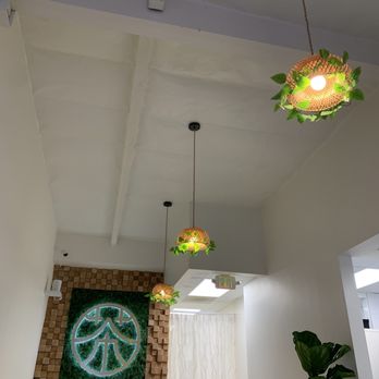 R&B Tea - Nice indoors with cute lamps - Bubble Tea Near Me - La Mirada, California R&B Tea - Nice indoors with cute lamps - Bubble Tea Near Me - La Mirada, California