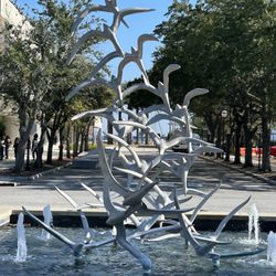 Gadsdenboro Park - Bird sculpture