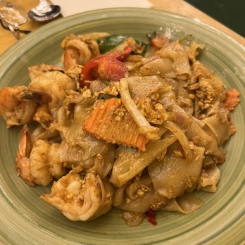 Kin'd - Pad See Ew with shrimp- average - Thai Near Me - Fresh Meadows, New York