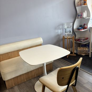 W Coffee & Tea - Seating (they have games) - Patisserie/Cake Shop Near Me - Niles, Illinois