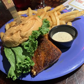 Fudpucker's - Mahi-mahi sandwich - Seafood Near Me - Destin, Florida