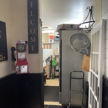 Clary's Corner Cafe - Cafes Near Me - Lake Worth, Florida