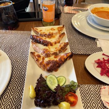 Mivan Restaurant Cafe - Garlic bread - Turkish Near Me - Istanbul, 34
