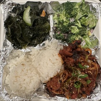 Mama Mia’s Korean BBQ - Spicy pork with broccoli salad and seaweed salad - Korean Near Me - Maui, Hawaii Mama Mia’s Korean BBQ - Spicy pork with broccoli salad and seaweed salad - Korean Near Me - Maui, Hawaii