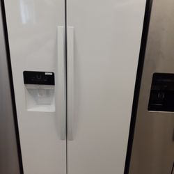 American Freight Appliance, Furniture, Mattress - In the store before delivery. Nice