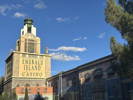 Emerald Island Casino by null