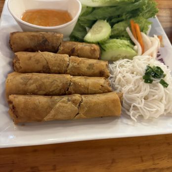 Mama Pho - Spring Rolls - Vietnamese Near Me - Honolulu, Hawaii Mama Pho - Spring Rolls - Vietnamese Near Me - Honolulu, Hawaii