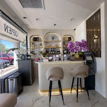 Chloe Nail Lounge - Nail Salons Near Me - Orange, California
